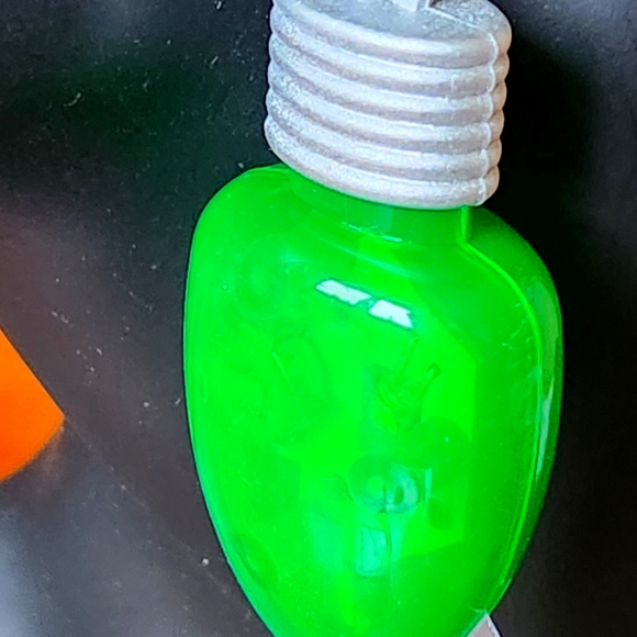 Green Christmas Lights Earrings Light Up Green Light Bulbs Holiday Earrings NWT - Picture 4 of 5